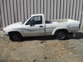 1990 TOYOTA TRUCK DLX WHITE STD CAB 2.4L AT 2WD Z16234